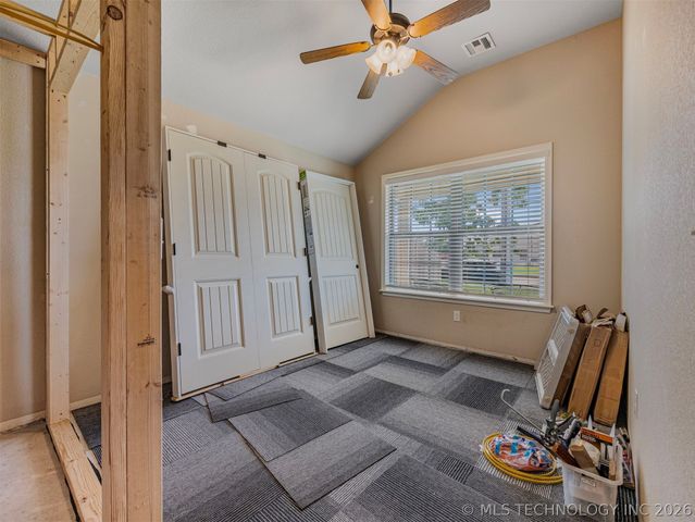 522 S Muskogee Avenue, Claremore, OK 74017