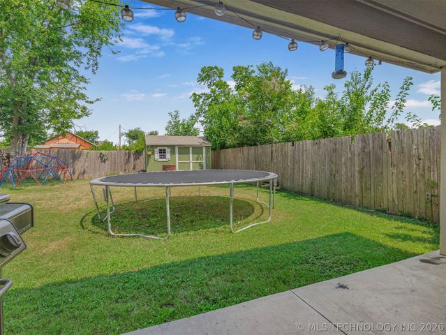 522 S Muskogee Avenue, Claremore, OK 74017