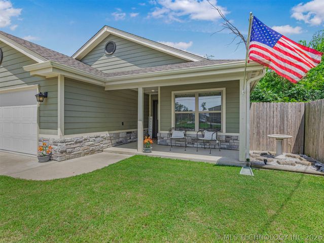 522 S Muskogee Avenue, Claremore, OK 74017