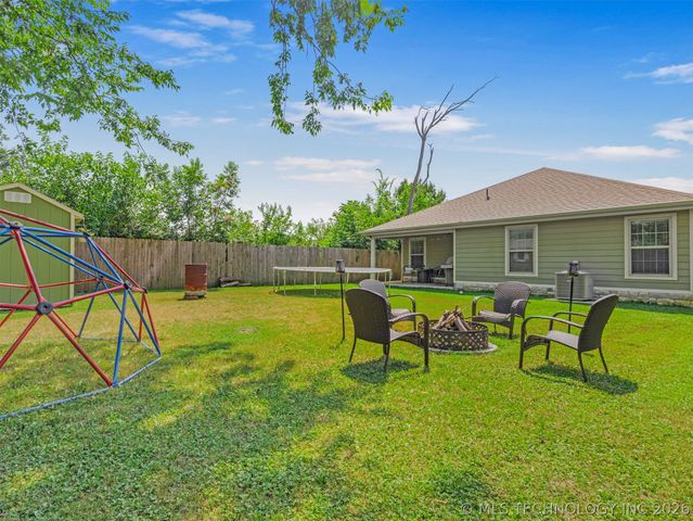 522 S Muskogee Avenue, Claremore, OK 74017
