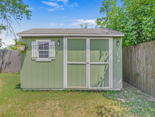 522 S Muskogee Avenue, Claremore, OK 74017