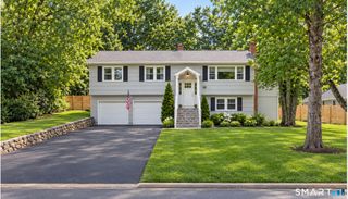 10 Grumman Avenue, Norwalk, CT 06851