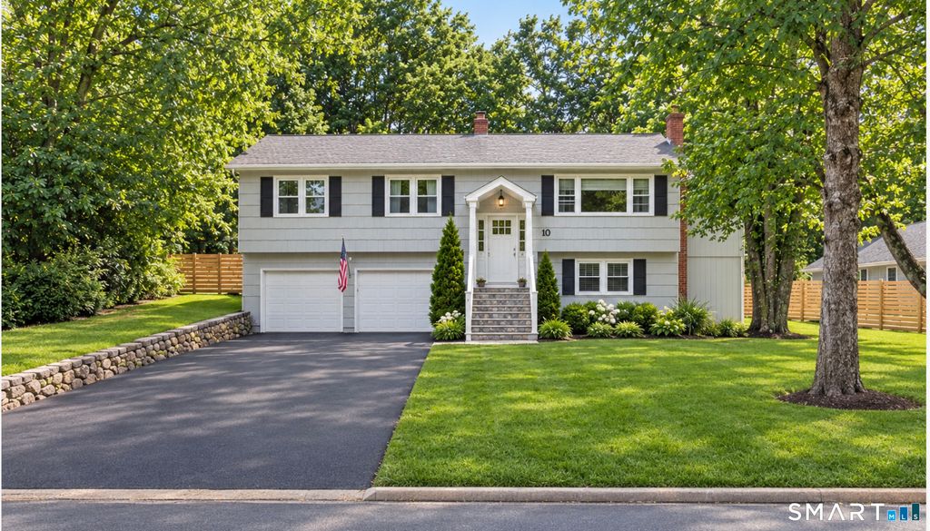 10 Grumman Avenue, Norwalk, CT 06851