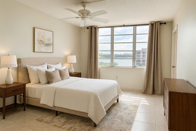 1750 NE 191st St 816-3, Miami, FL 33179