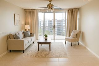 1750 NE 191st St 816-3, Miami, FL 33179