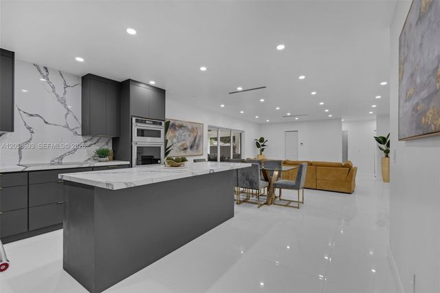 15230 NE 2nd Ave, Miami, FL 33162