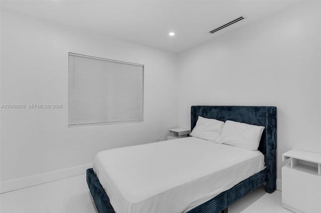 15230 NE 2nd Ave, Miami, FL 33162