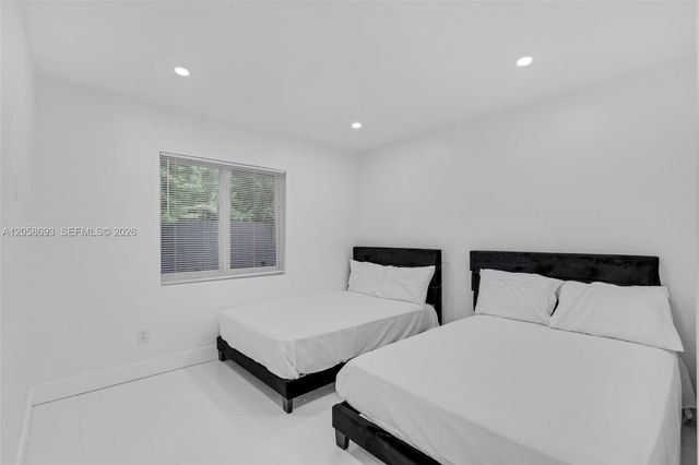 15230 NE 2nd Ave, Miami, FL 33162