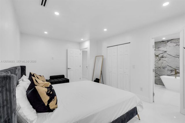 15230 NE 2nd Ave, Miami, FL 33162