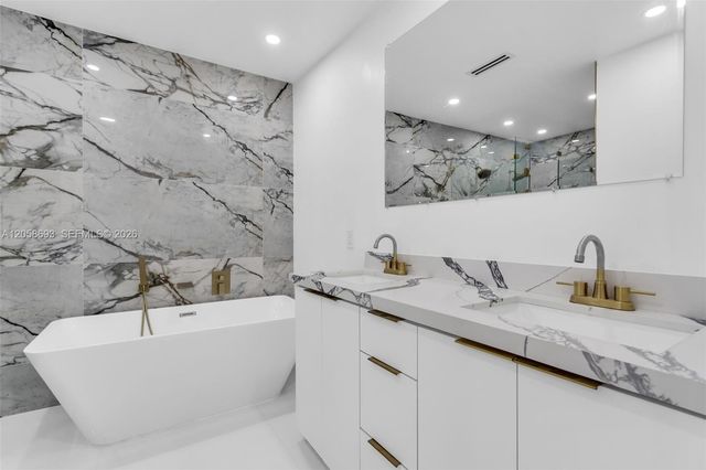 15230 NE 2nd Ave, Miami, FL 33162