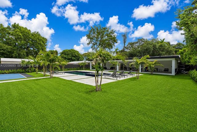 15230 NE 2nd Ave, Miami, FL 33162