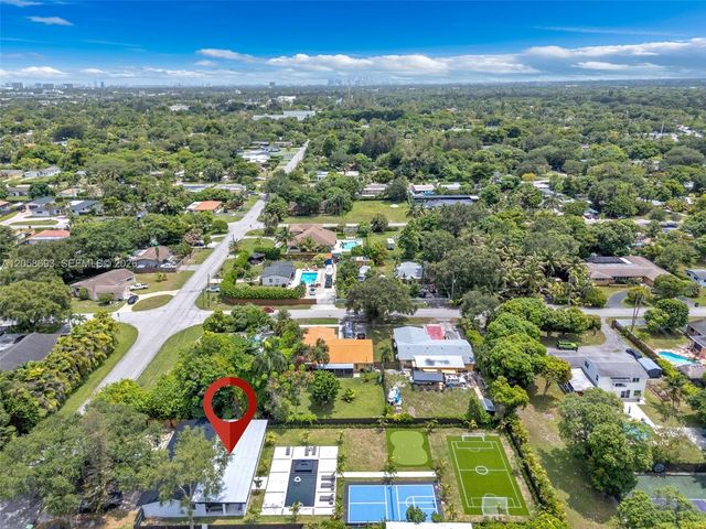 15230 NE 2nd Ave, Miami, FL 33162
