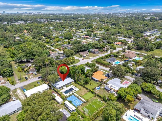 15230 NE 2nd Ave, Miami, FL 33162