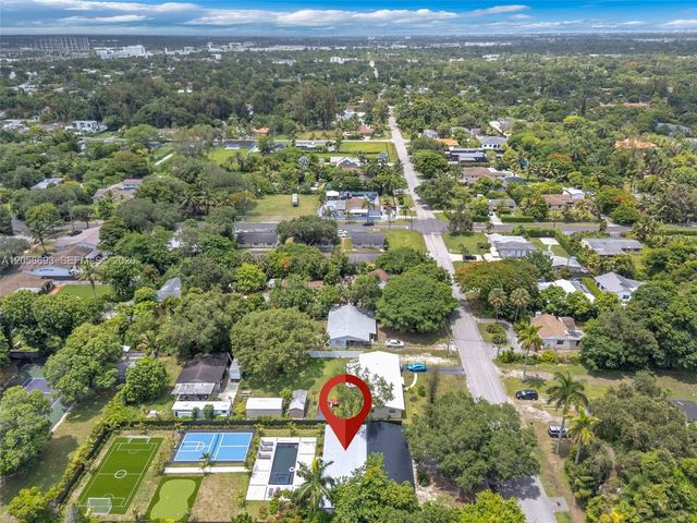 15230 NE 2nd Ave, Miami, FL 33162
