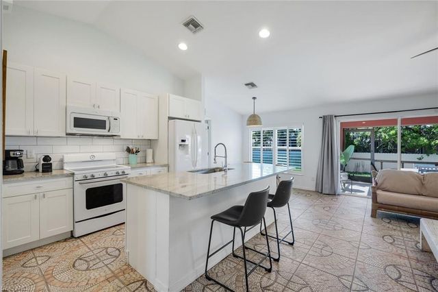 1422 NE 18th ST, Cape Coral, FL 33909