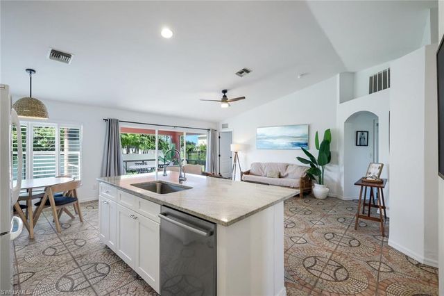 1422 NE 18th ST, Cape Coral, FL 33909