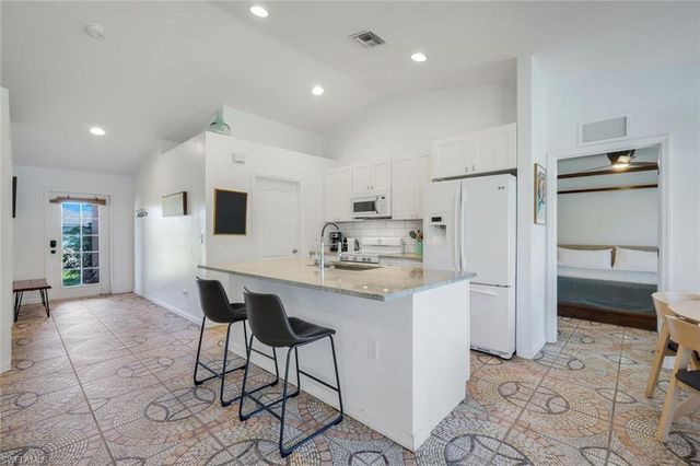1422 NE 18th ST, Cape Coral, FL 33909