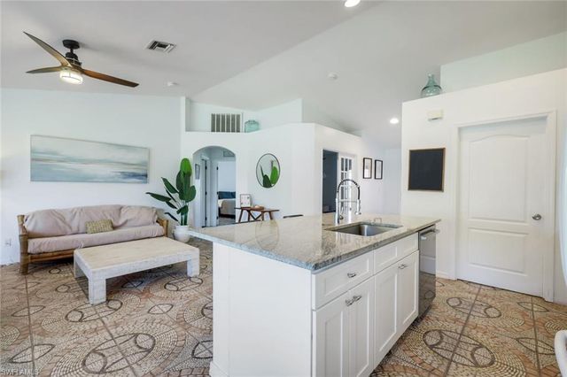 1422 NE 18th ST, Cape Coral, FL 33909