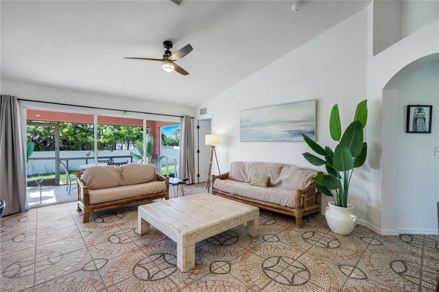 1422 NE 18th ST, Cape Coral, FL 33909