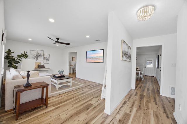 600 Burgundy Lane, Fort Walton Beach, FL 32547