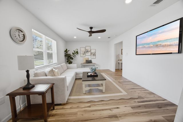 600 Burgundy Lane, Fort Walton Beach, FL 32547