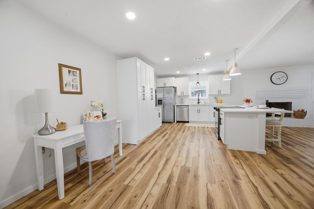 600 Burgundy Lane, Fort Walton Beach, FL 32547