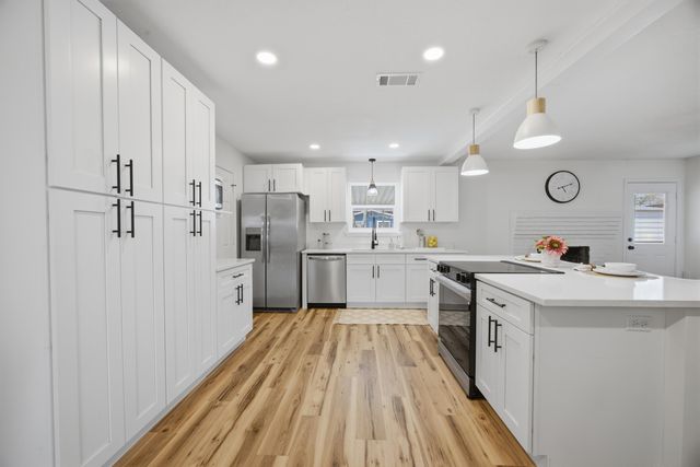 600 Burgundy Lane, Fort Walton Beach, FL 32547