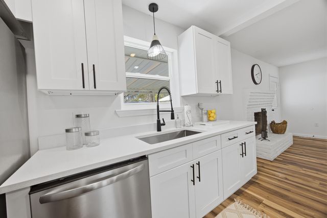 600 Burgundy Lane, Fort Walton Beach, FL 32547