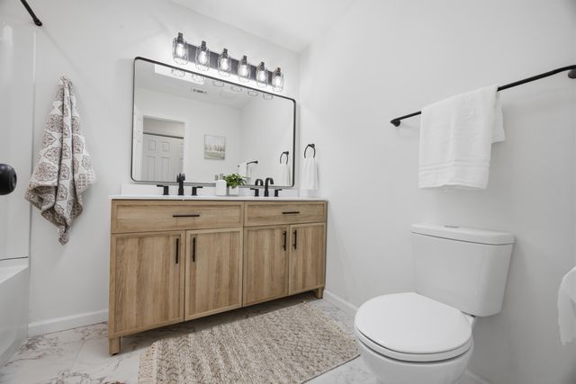 600 Burgundy Lane, Fort Walton Beach, FL 32547