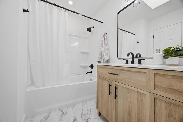 600 Burgundy Lane, Fort Walton Beach, FL 32547