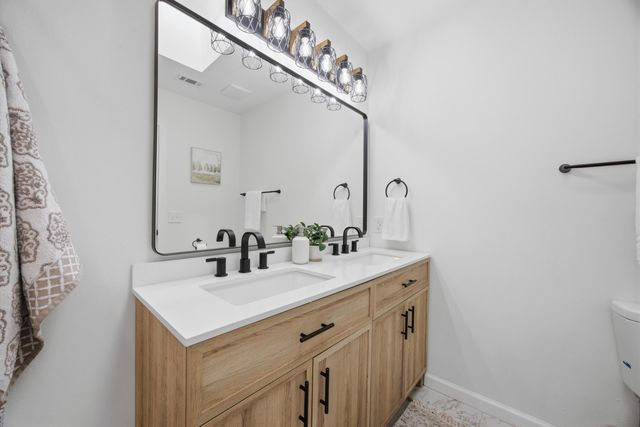 600 Burgundy Lane, Fort Walton Beach, FL 32547