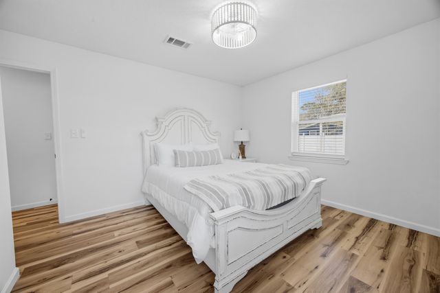 600 Burgundy Lane, Fort Walton Beach, FL 32547