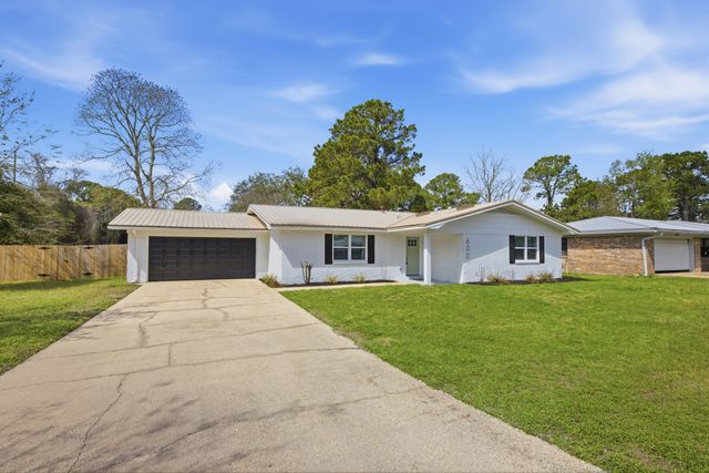 600 Burgundy Lane, Fort Walton Beach, FL 32547