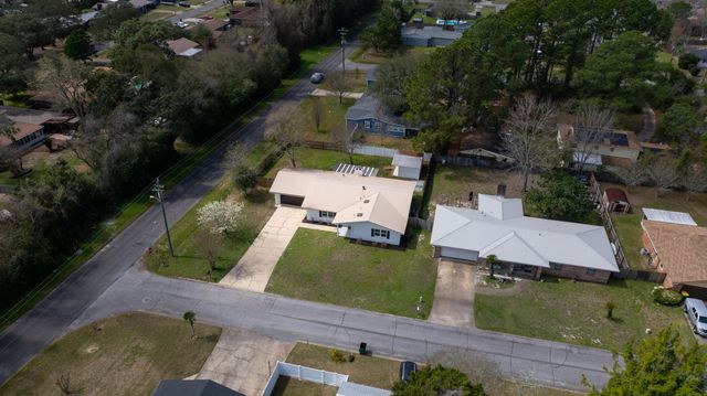 600 Burgundy Lane, Fort Walton Beach, FL 32547