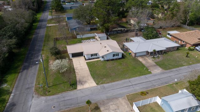 600 Burgundy Lane, Fort Walton Beach, FL 32547