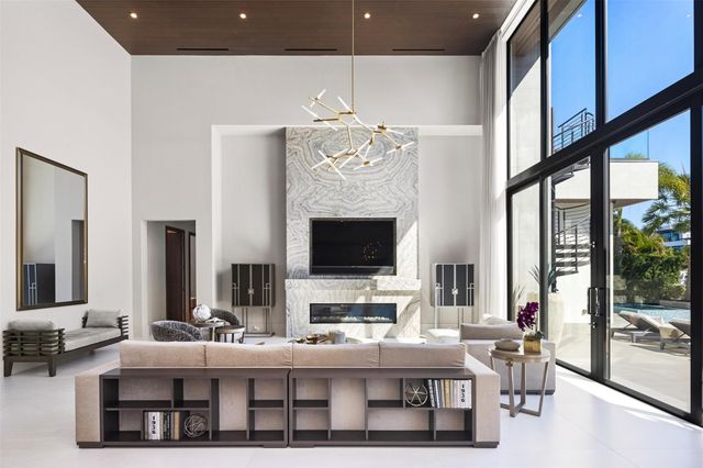 816 Riviera Isle Drive, Fort Lauderdale, FL 33301