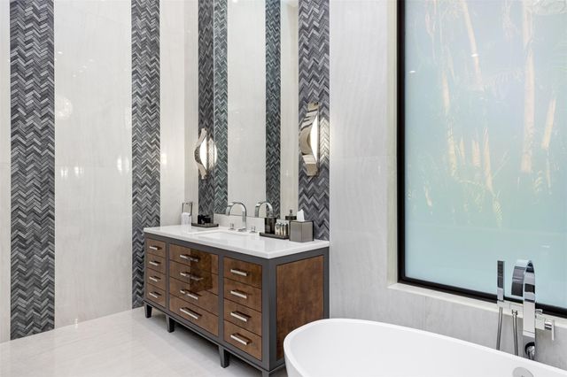 816 Riviera Isle Drive, Fort Lauderdale, FL 33301