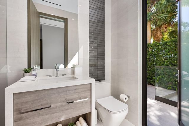 816 Riviera Isle Drive, Fort Lauderdale, FL 33301