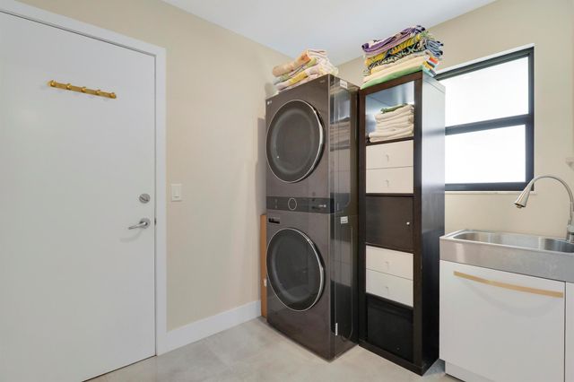 13397 Garth Court, Palm Beach Gardens, FL 33418