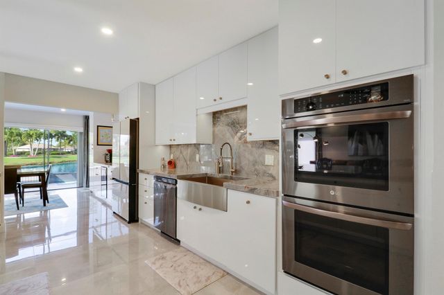 13397 Garth Court, Palm Beach Gardens, FL 33418