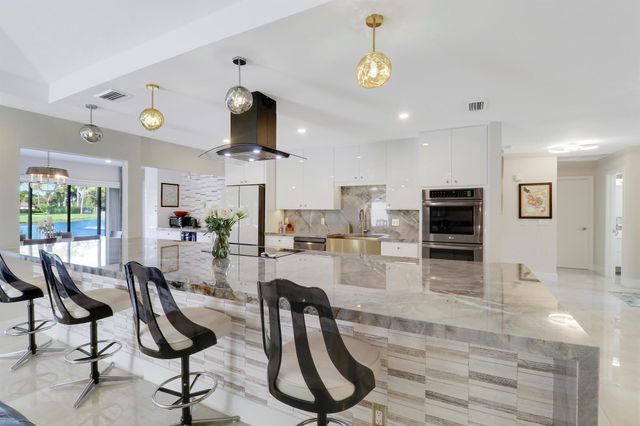 13397 Garth Court, Palm Beach Gardens, FL 33418