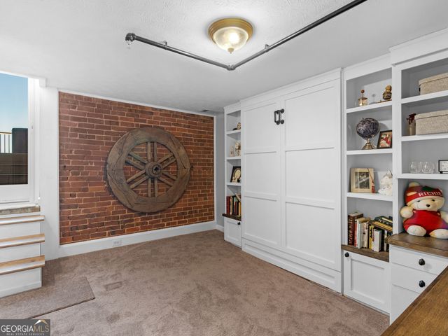 102 N Hill Street 302, Griffin, GA 30223