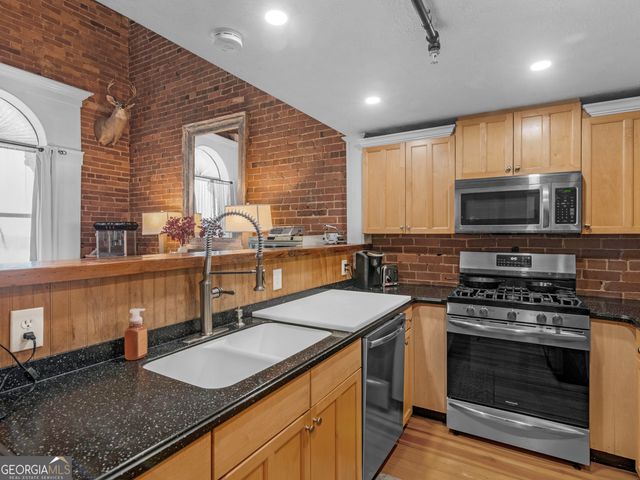 102 N Hill Street 302, Griffin, GA 30223