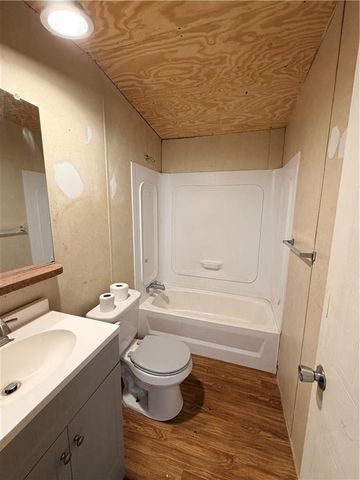 40 DOWNS Drive, Deville, LA 71328