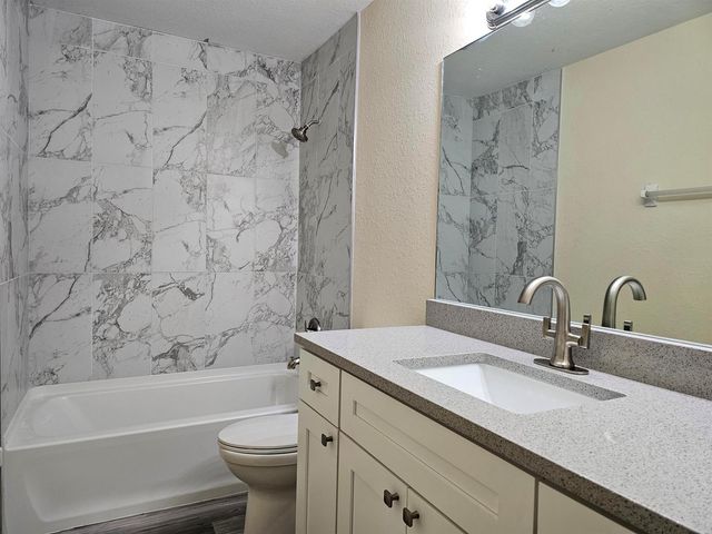 13903 Folkestone Circle, Wellington, FL 33414