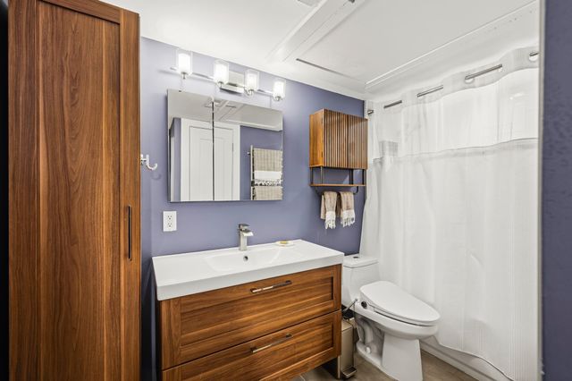 1860 White Oak Drive 242, Houston, TX 77009