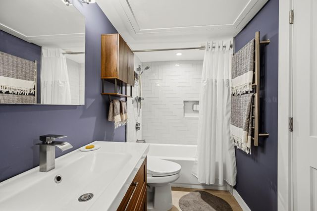 1860 White Oak Drive 242, Houston, TX 77009
