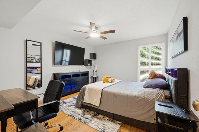1860 White Oak Drive 242, Houston, TX 77009