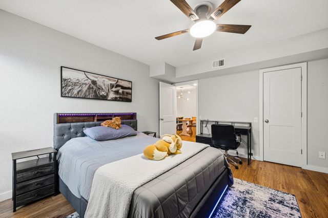 1860 White Oak Drive 242, Houston, TX 77009