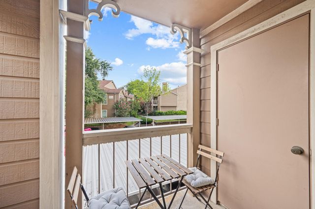 1860 White Oak Drive 242, Houston, TX 77009